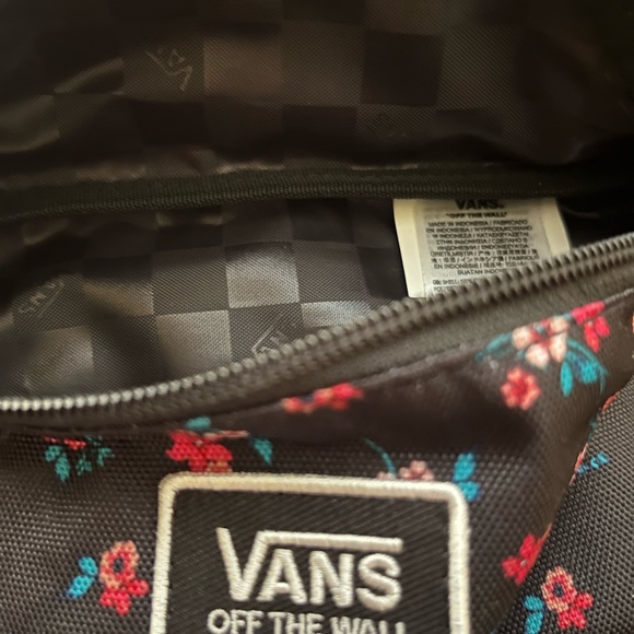 VANS OFF THE WALL Floral Fanny Pack - Picture 3 of 3